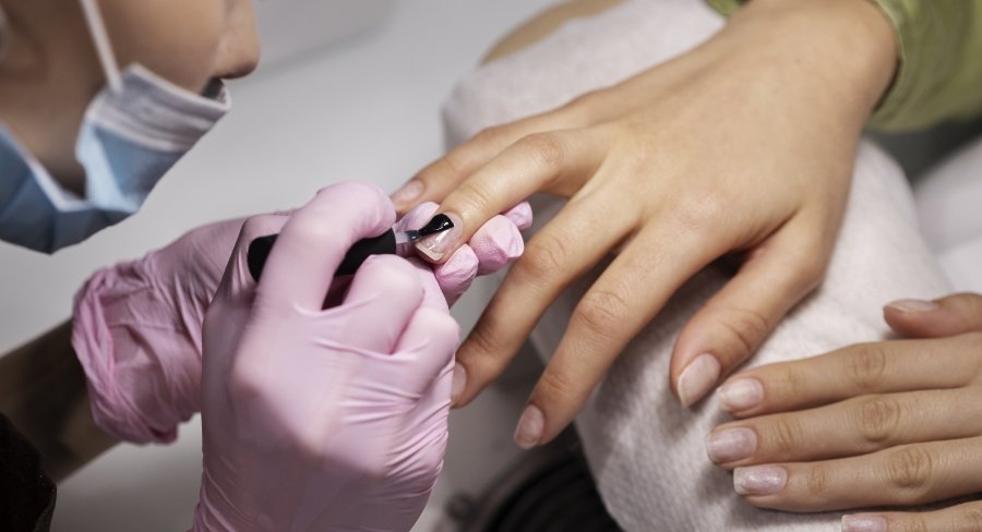 advance-diploma-in-cosmetology-nail-art-course-by-IBI-International