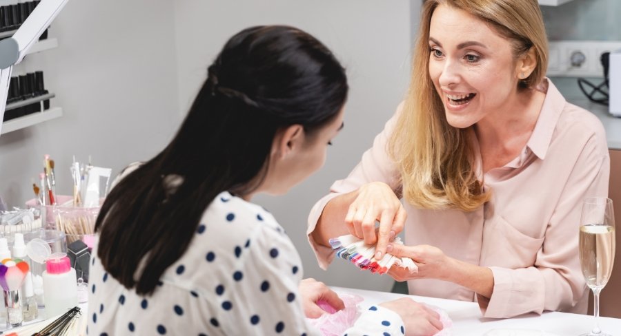 advance-diploma-in-nail-art-and-extension-course-by-IBI-International