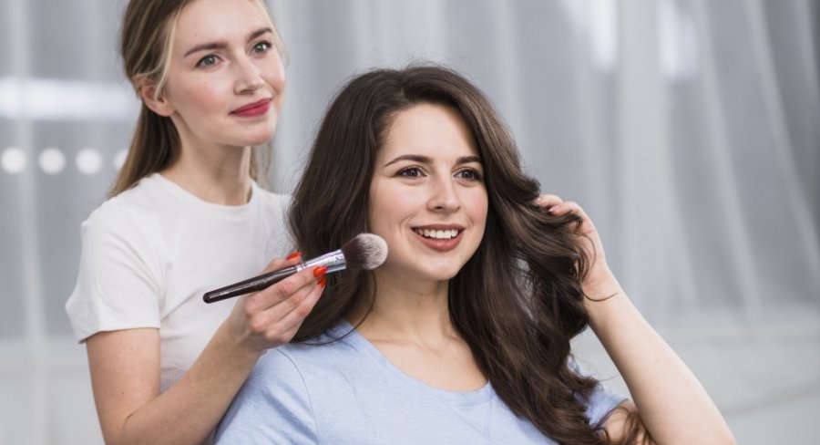 post-graduate-diploma-in-cosmetology-and-makeup-course-by-IBI-International